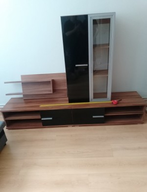 Predám skrinku na sklo, poličku a 2x skrinku pod TV 
